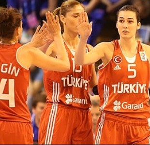Stavte si na ženské basketbalové semifinále